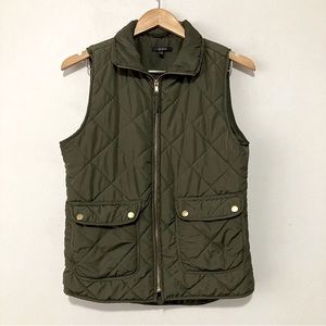 Quinn Green Quilted Vest